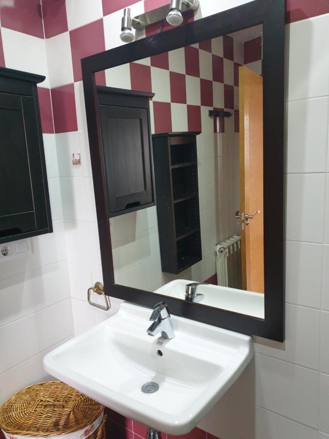Atico Cine Colon Apartment Рибадео Екстериор снимка
