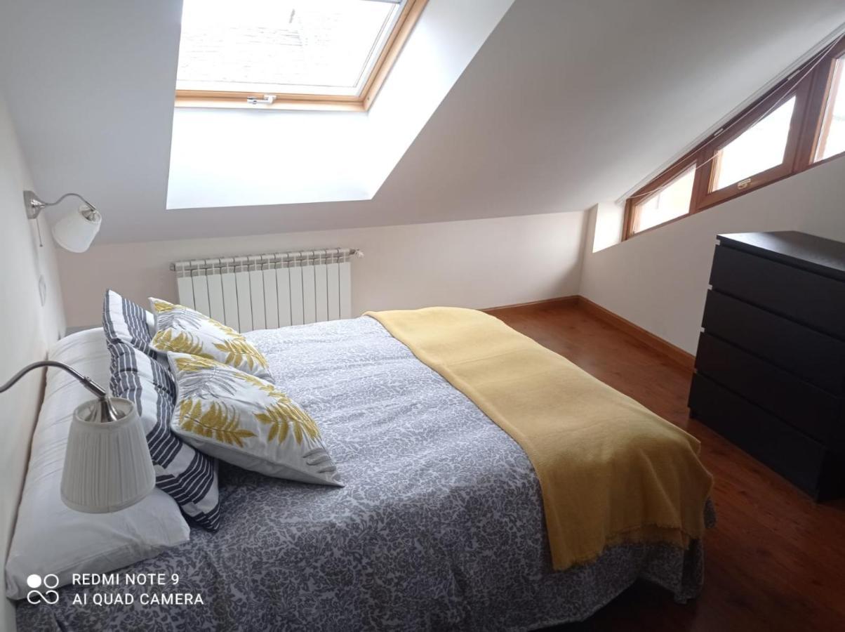 Atico Cine Colon Apartment Рибадео Екстериор снимка