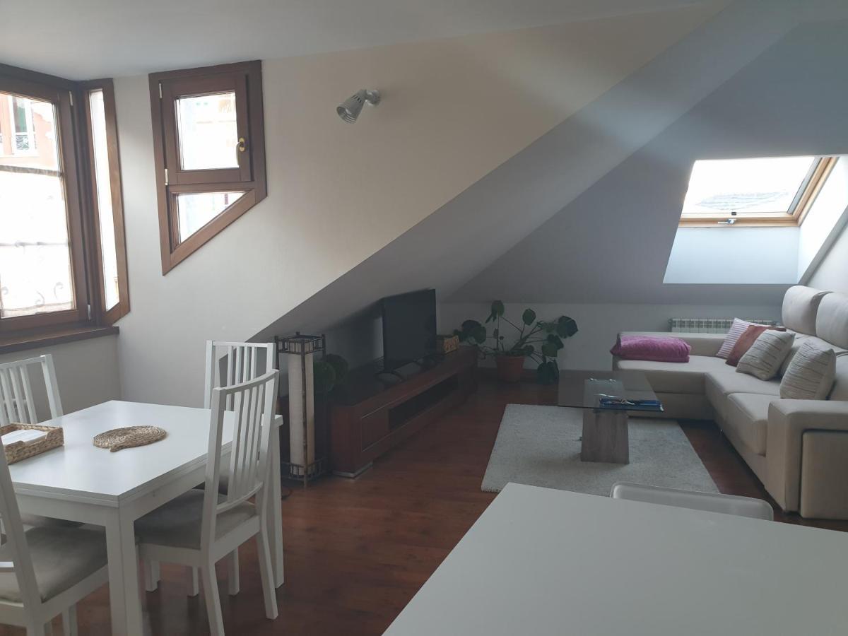 Atico Cine Colon Apartment Рибадео Екстериор снимка
