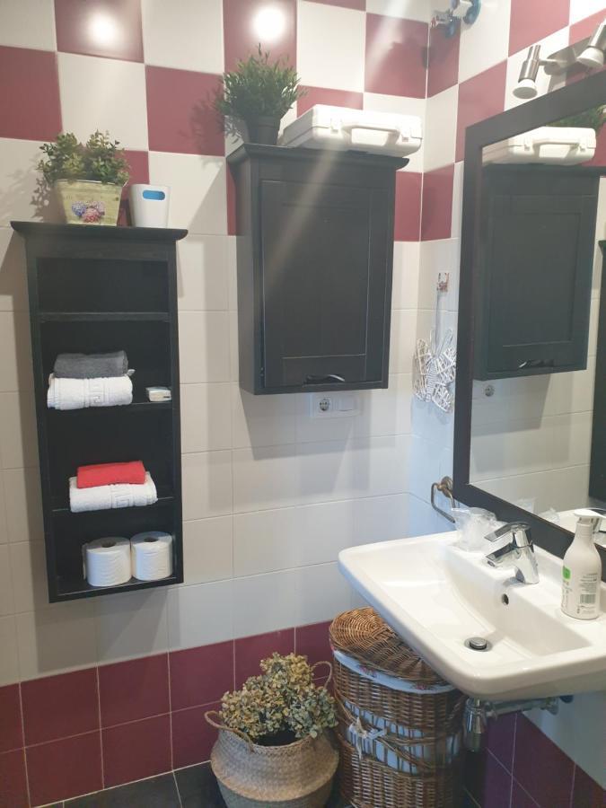 Atico Cine Colon Apartment Рибадео Екстериор снимка