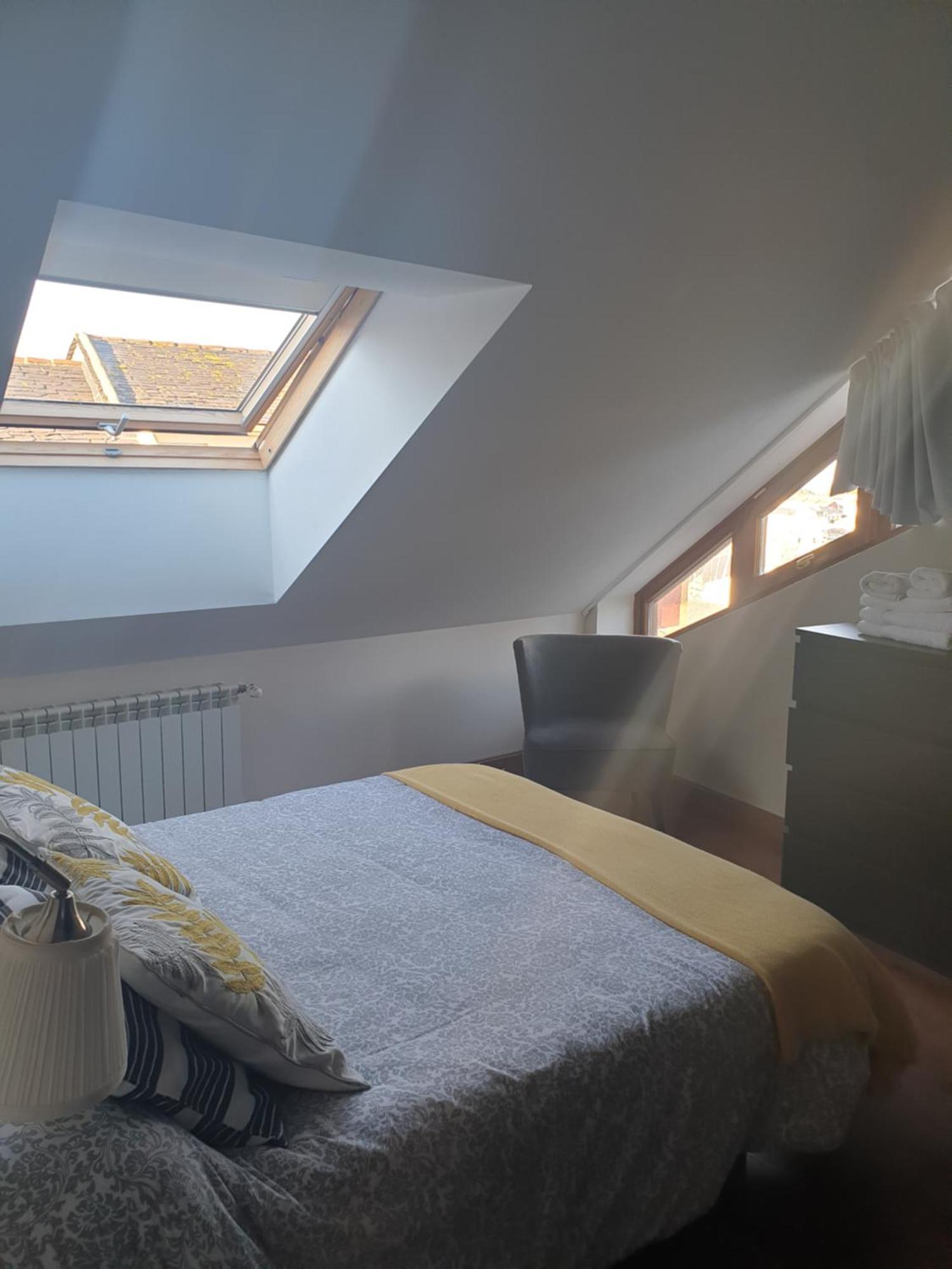 Atico Cine Colon Apartment Рибадео Стая снимка